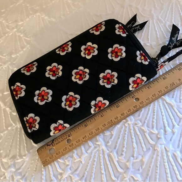 Vera Bradley Pirouette 3 Piece Set - Picture 8 of 16